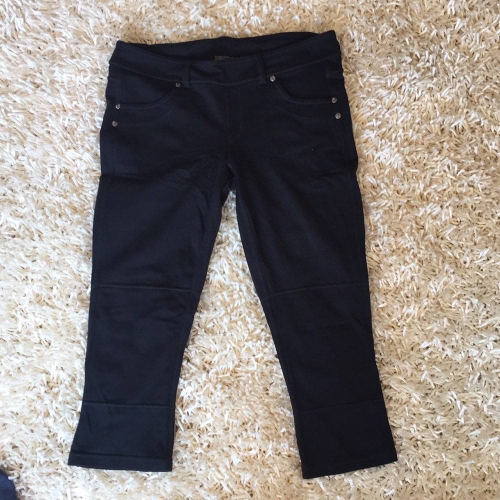 Athleta Casual Crops